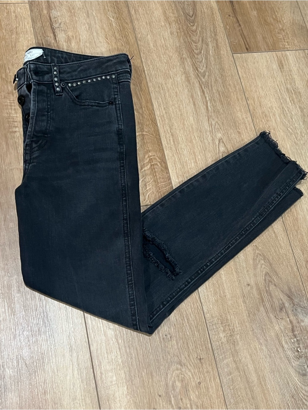 Free People FP Women’s Black Studded Raw-Hem Distressed Skinny Jeans size 27